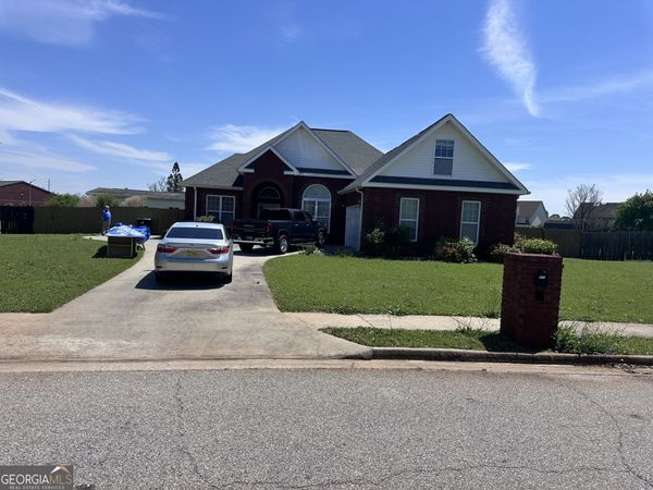 221 Loudon Hill Drive, Warner Robins, GA 31088