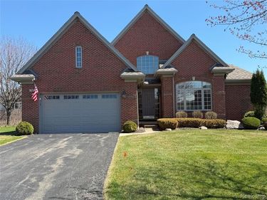 7350 Pine Vista Drive, Genoa Twp, MI 48116