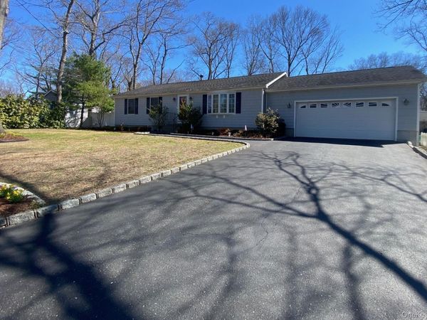 9 S Pond Trail, Ridge, NY 11961