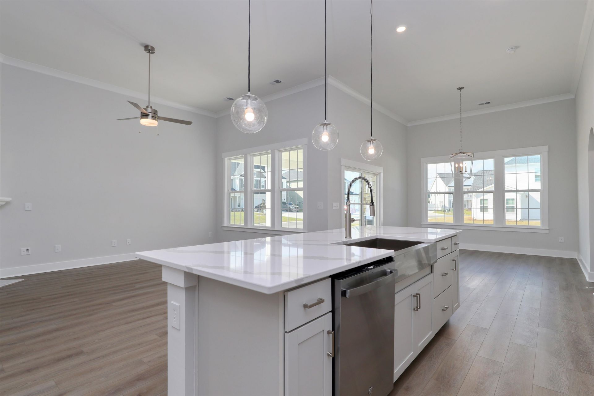 6128 Zoe Way Photo 7