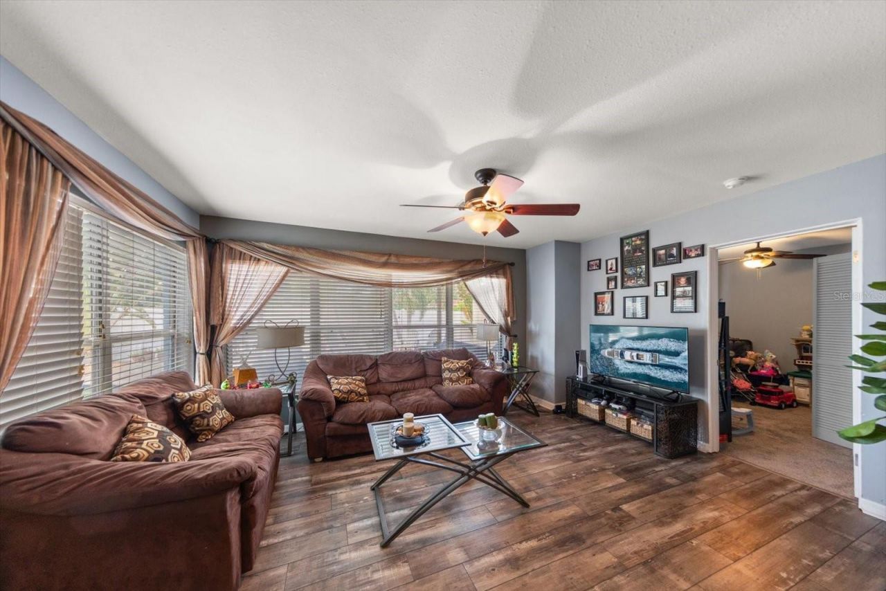 5042 Lake Charles Drive N, Kenneth City, FL 33709 Photo