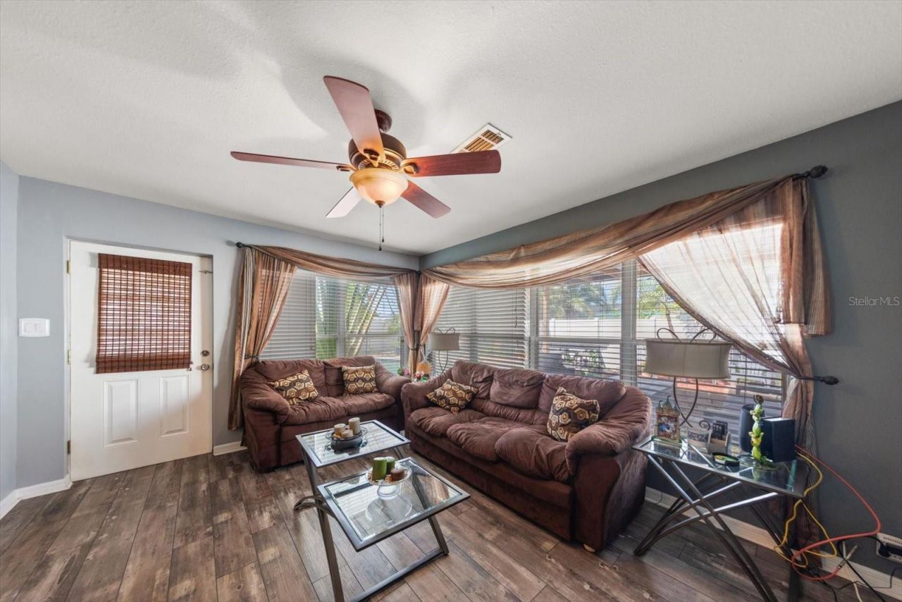 5042 Lake Charles Drive N, Kenneth City, FL 33709 Photo