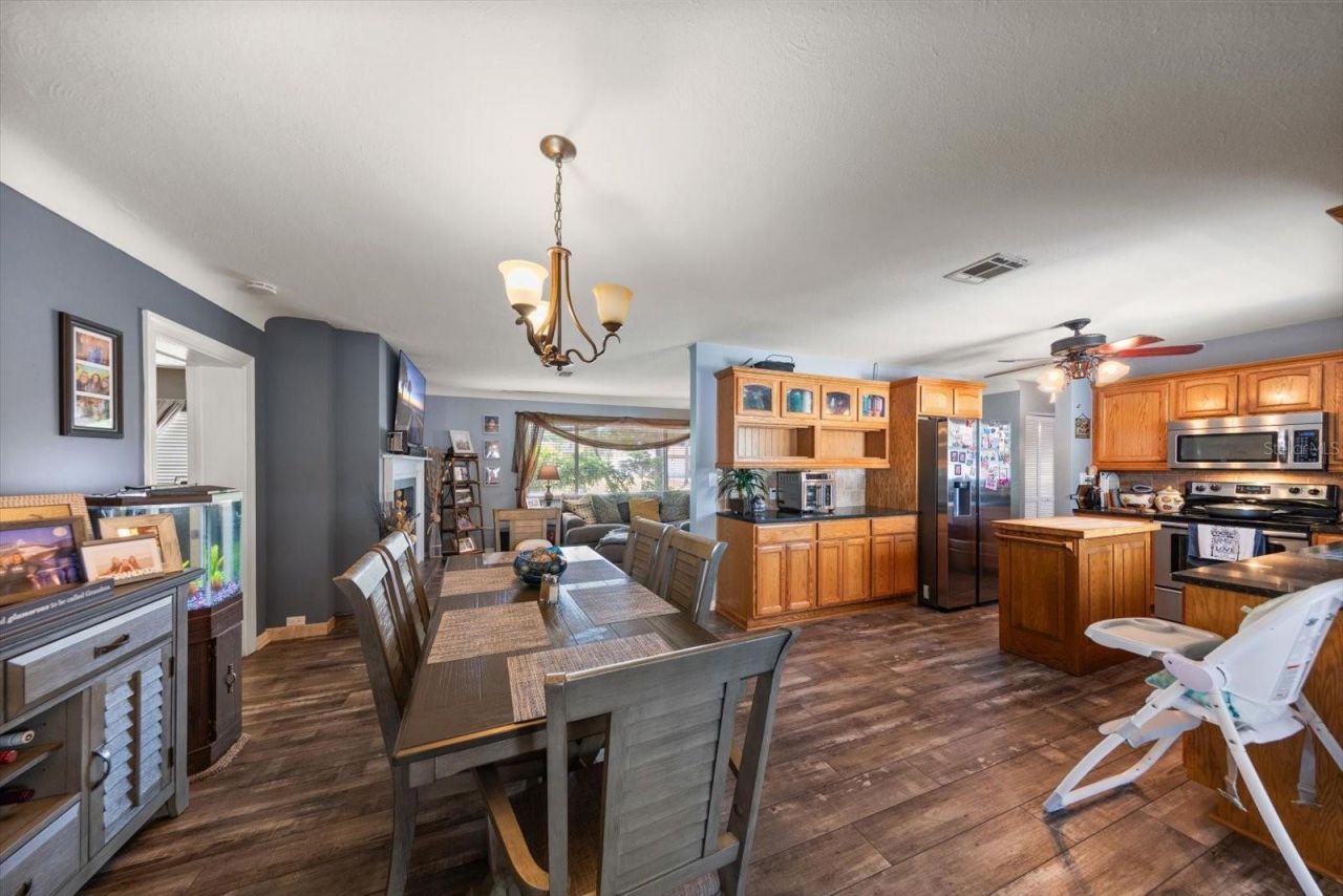 5042 Lake Charles Drive N, Kenneth City, FL 33709 Photo