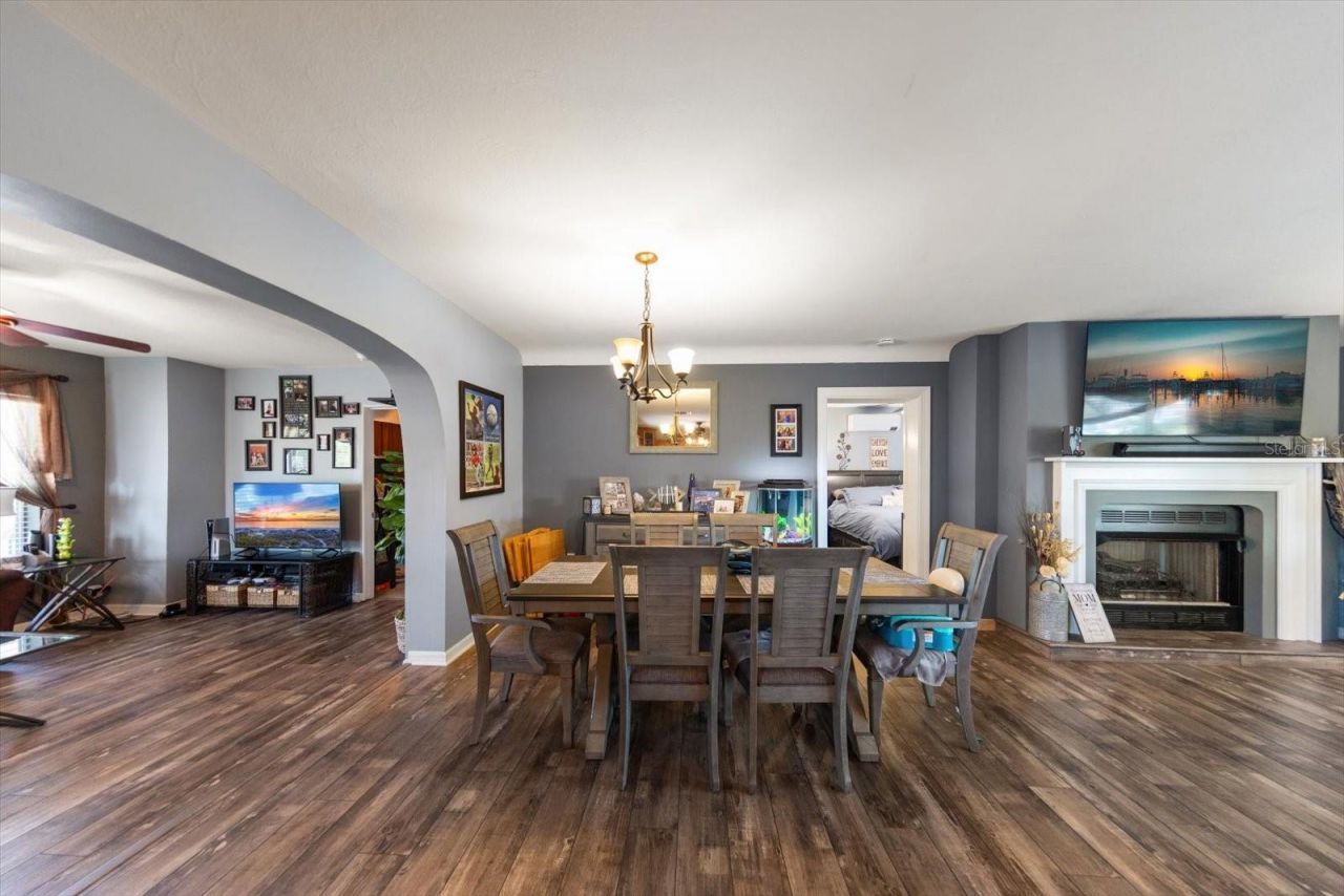 5042 Lake Charles Drive N, Kenneth City, FL 33709 Photo