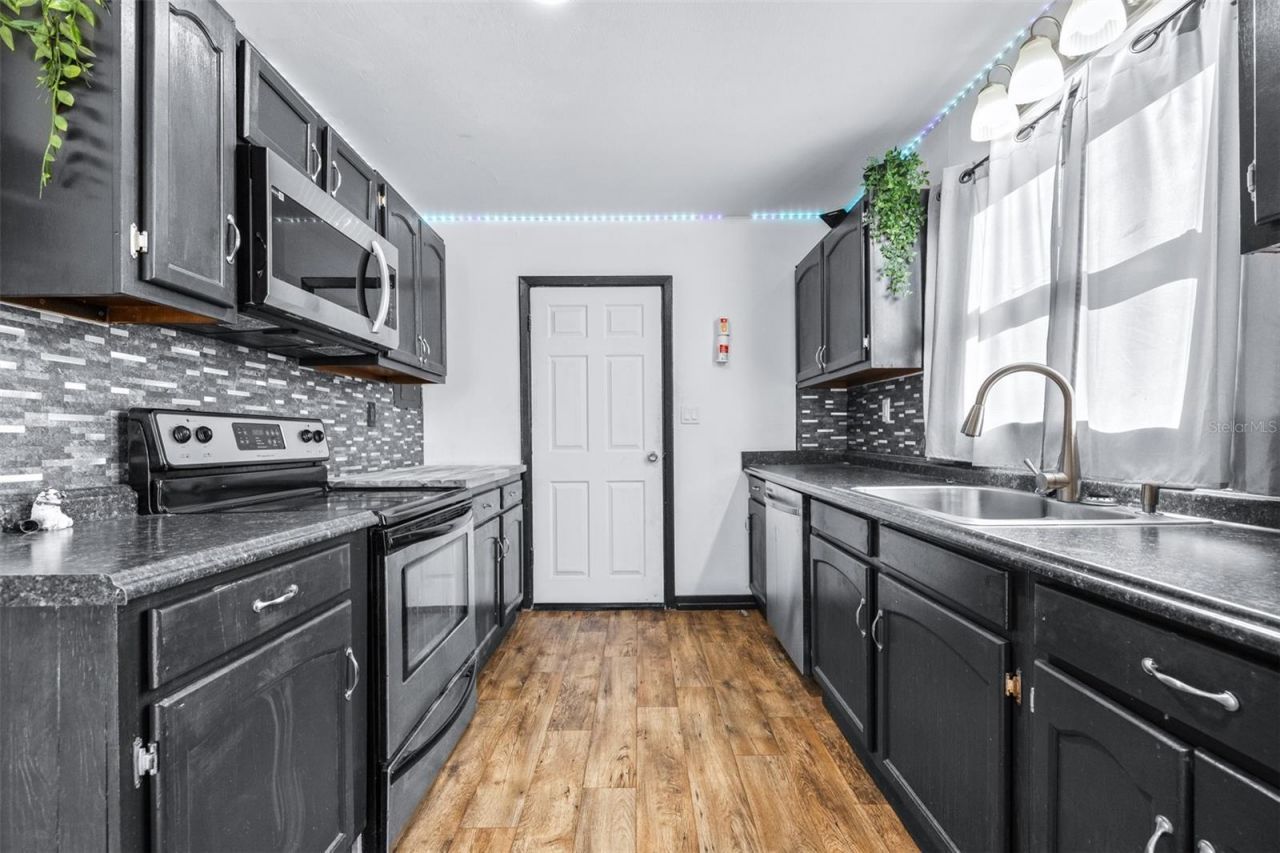 3726 Kenilworth Boulevard, Sebring, FL 33870 Photo