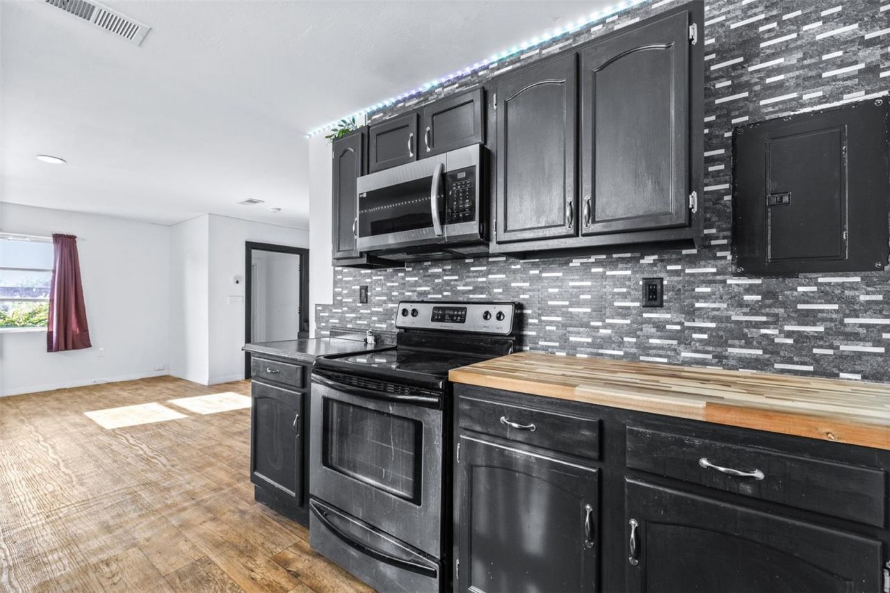 3726 Kenilworth Boulevard, Sebring, FL 33870 Photo