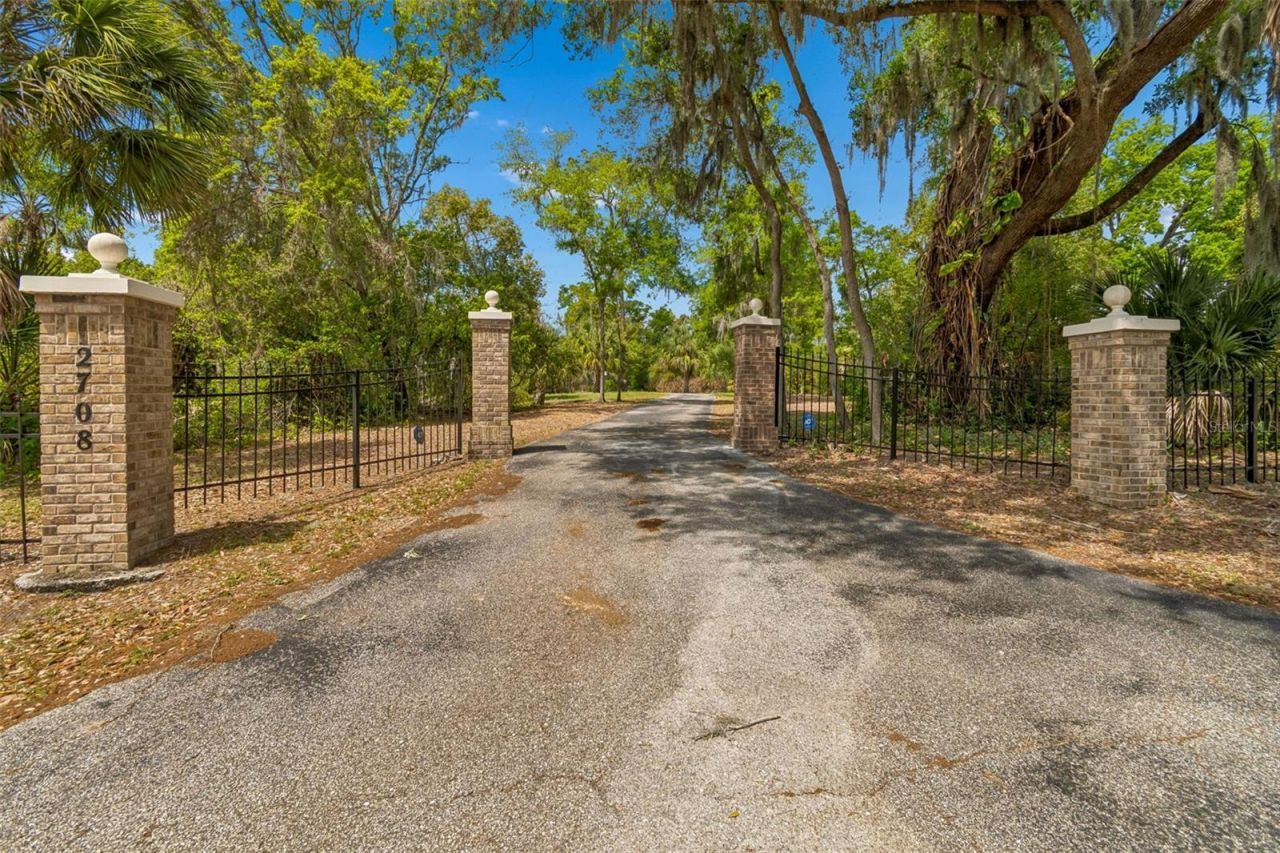 2708 Bell Shoals Road, Brandon, FL 33511 Photo