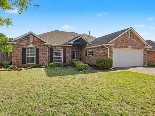 1832 Camden Way, Edmond, OK 73013