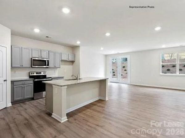 3352 Bluff Hill Lane , Charlotte, NC 28215