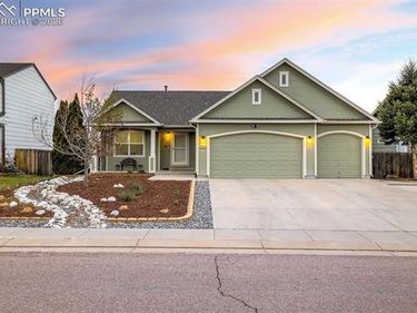 7443 Allens Park Drive, Colorado Springs, CO 80922