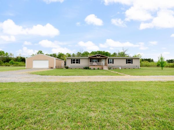 7112 Cobb Rd, Christiana, TN 37037