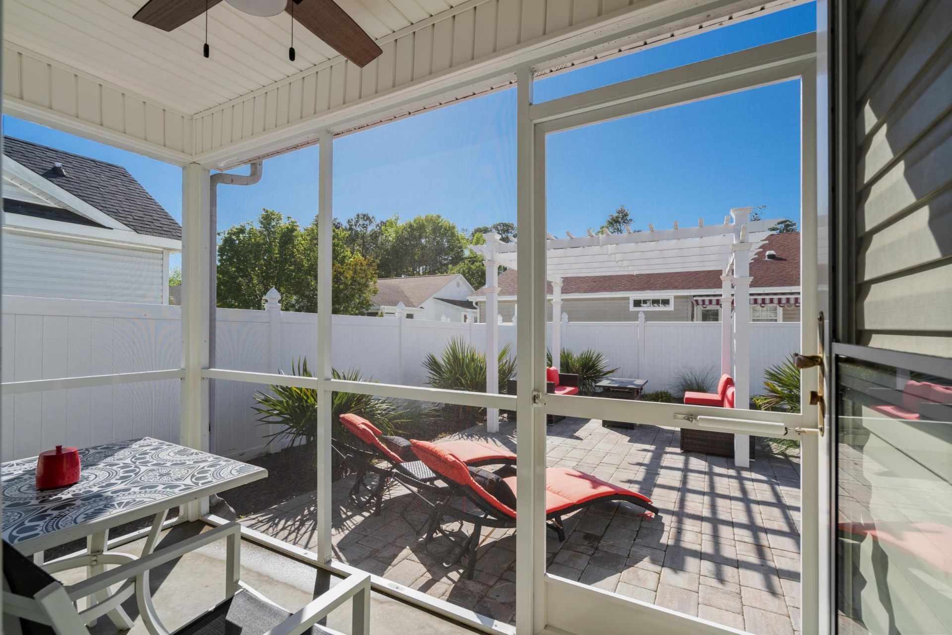 9675 Holladay Dr. Photo 25