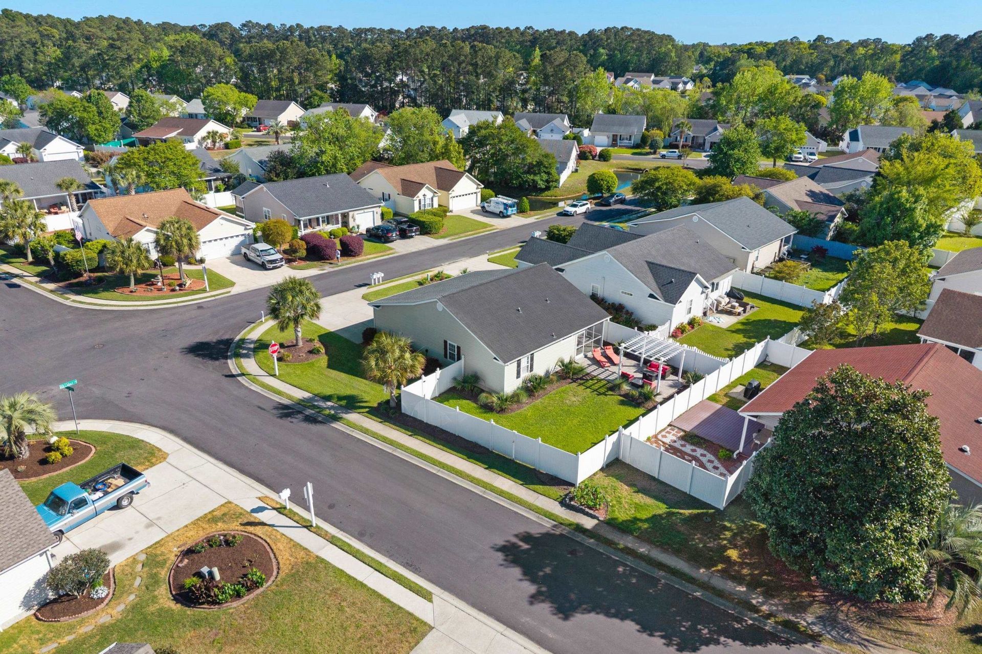 9675 Holladay Dr. Photo 4