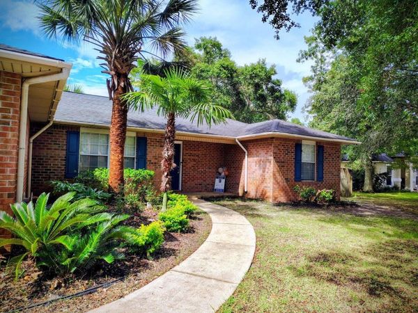 7280 Mossy Oaks Court, Navarre, FL 32566