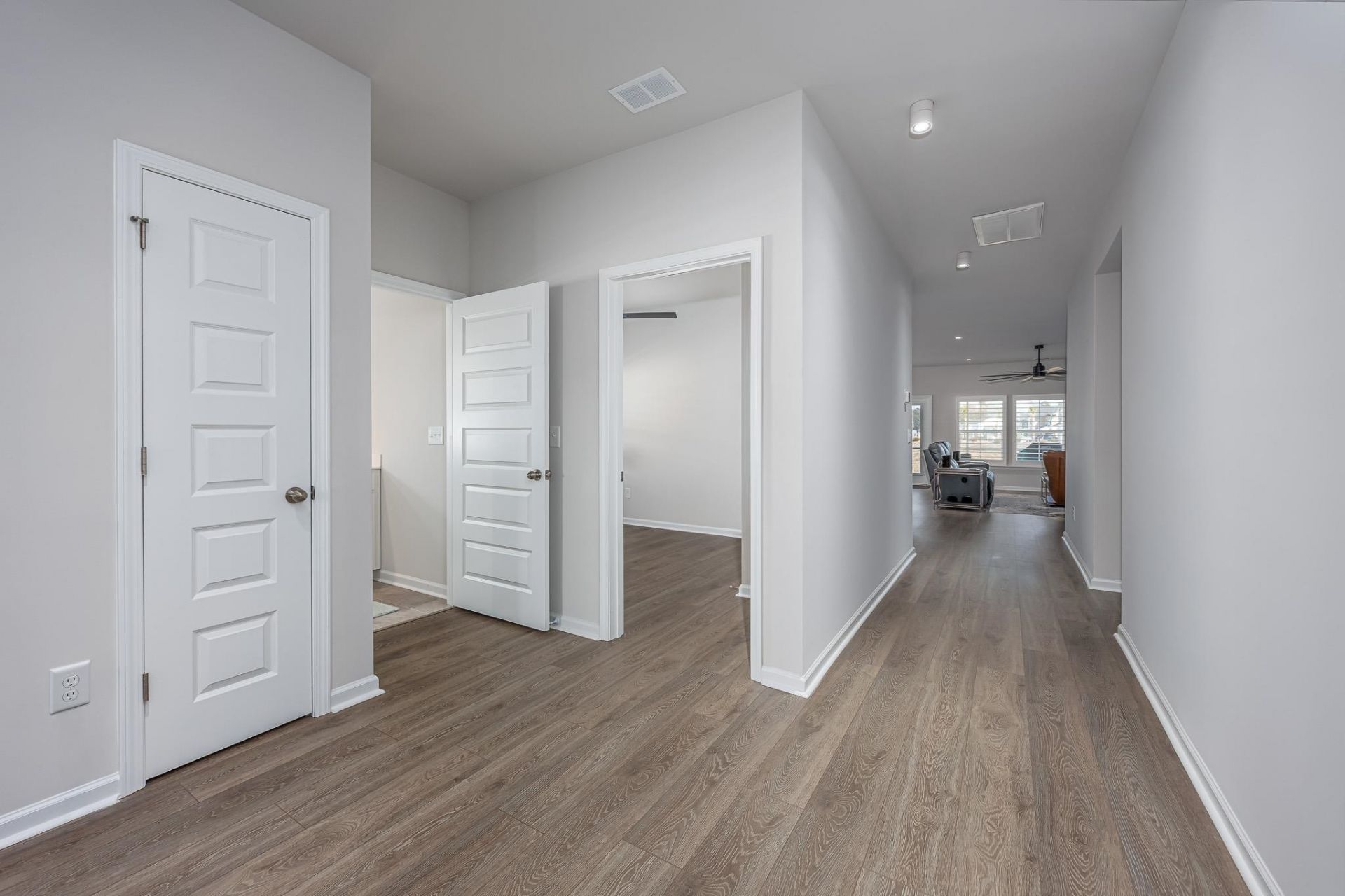 4067 Da Vinci Dr. Photo 9