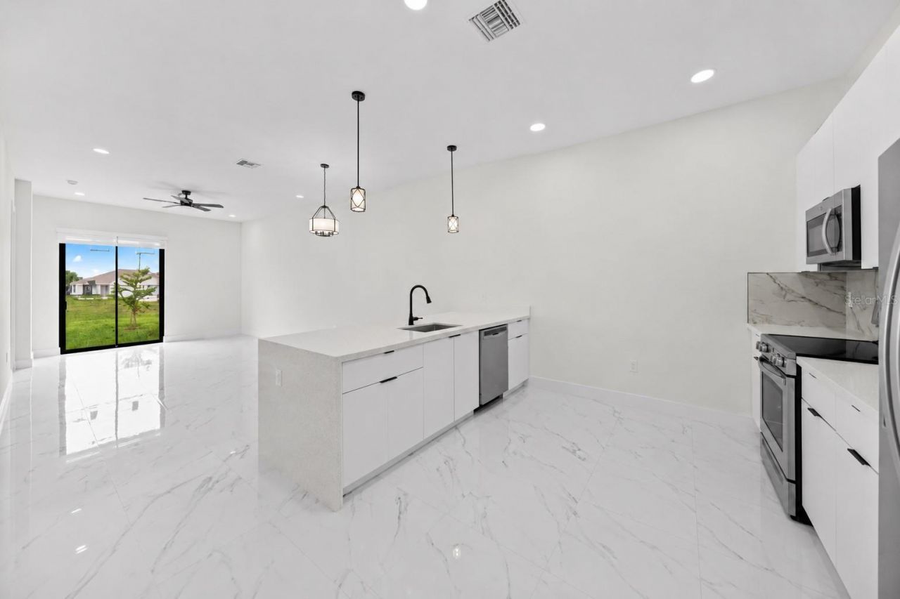 1024/1026 Diplomat Parkway E, Cape Coral, FL 33909 Photo