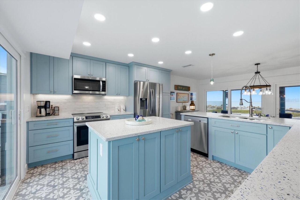 4074 N Beach Road, Englewood, FL 34223 Photo