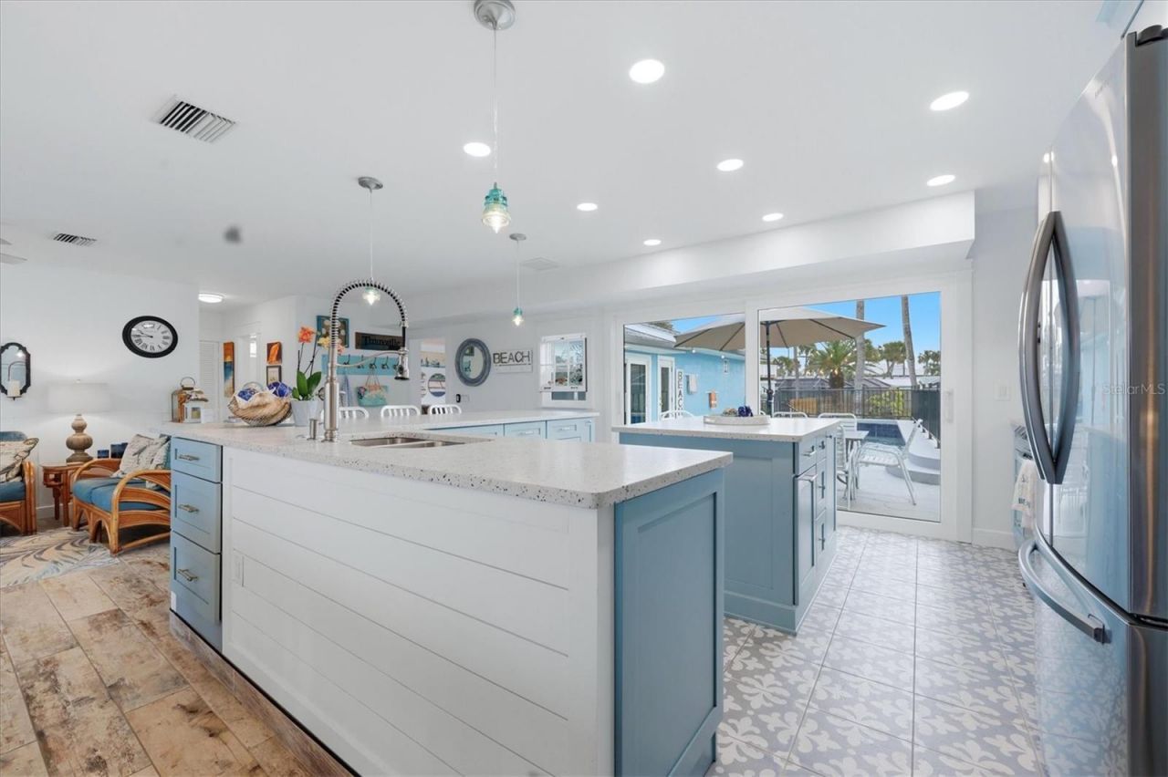 4074 N Beach Road, Englewood, FL 34223 Photo