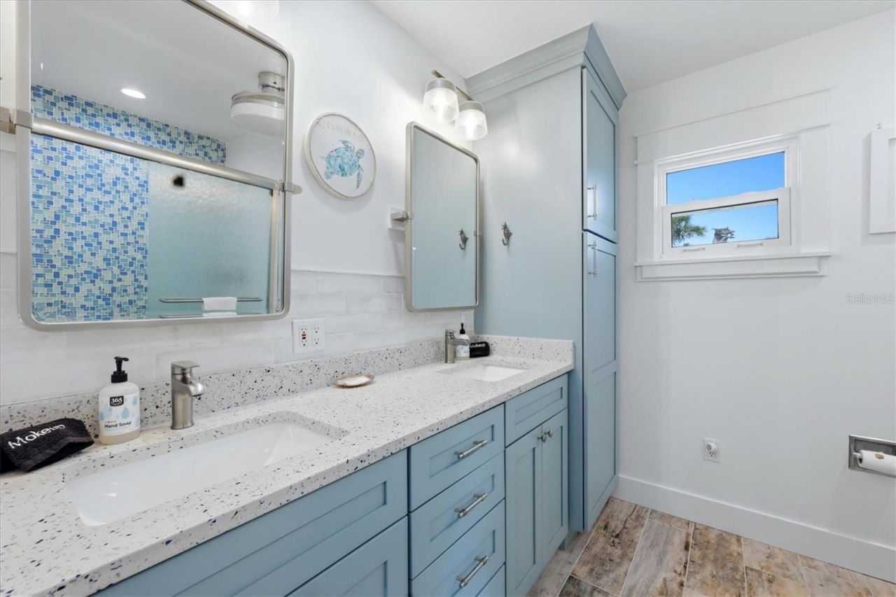 4074 N Beach Road, Englewood, FL 34223 Photo