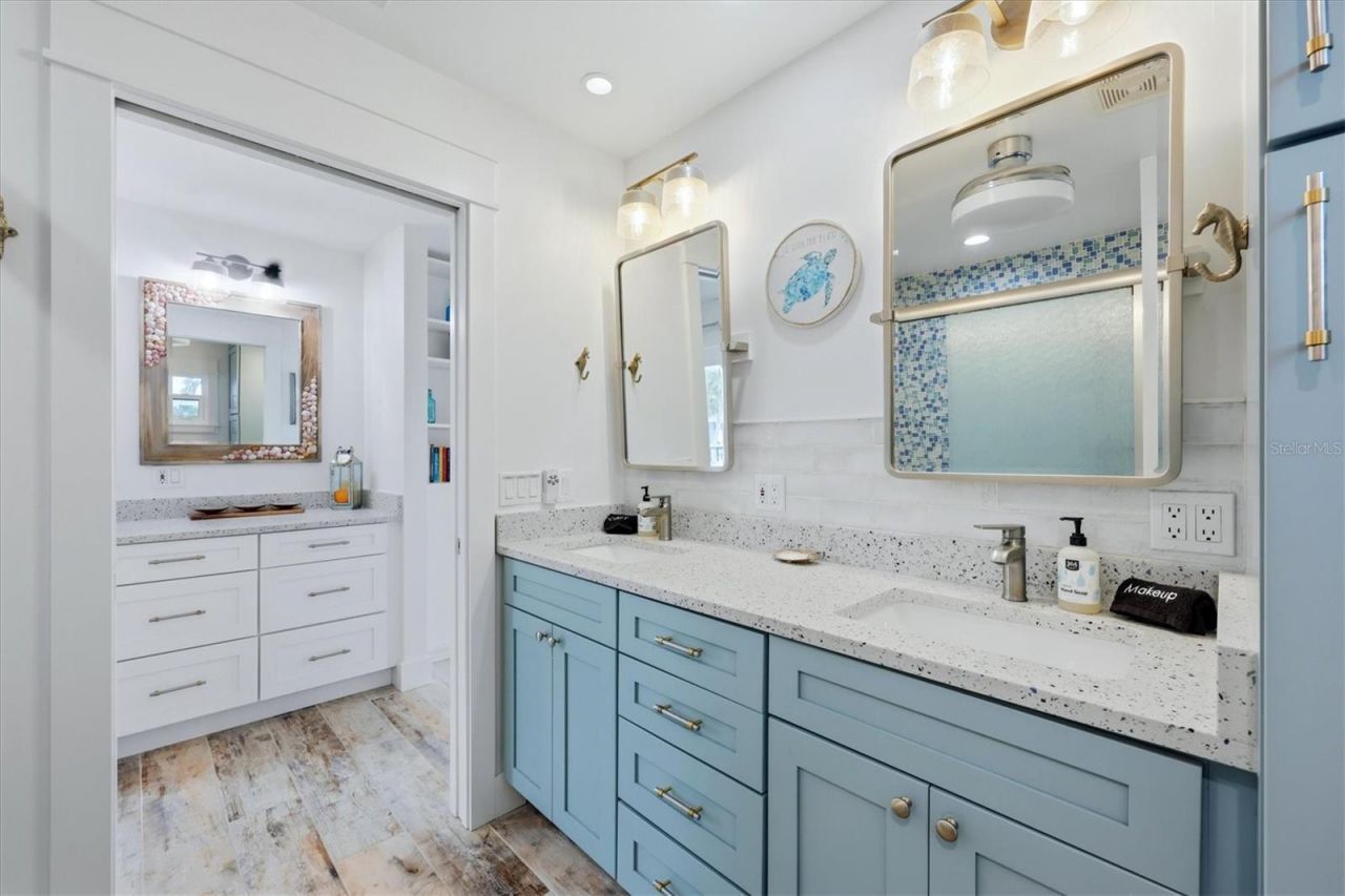 4074 N Beach Road, Englewood, FL 34223 Photo