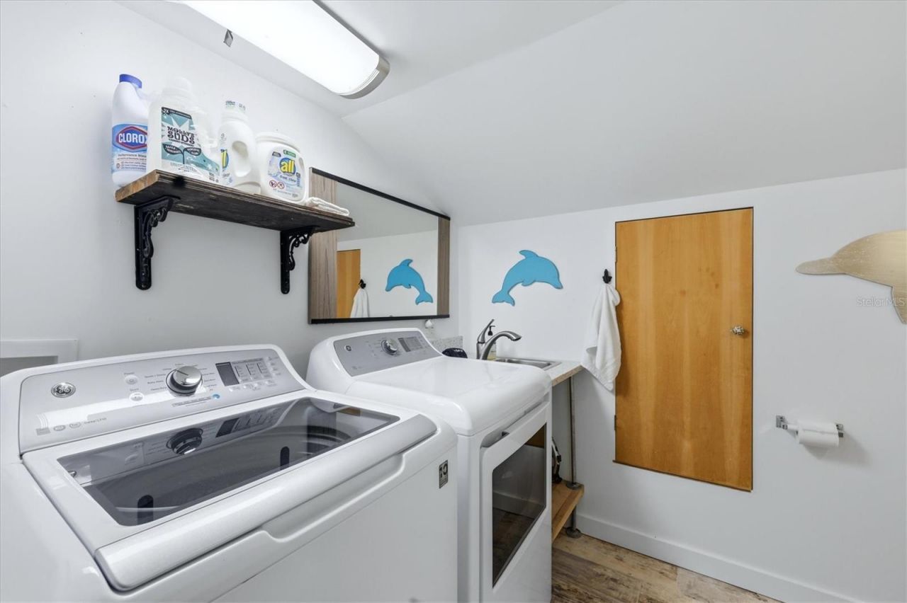 4074 N Beach Road, Englewood, FL 34223 Photo