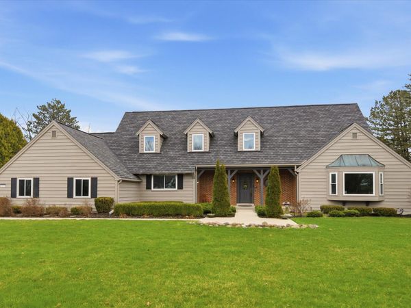 10270 N Range Line Ct, Mequon, WI 53092