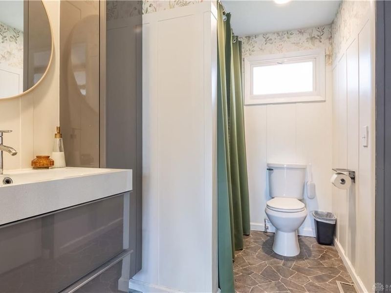 1129 N Middle Drive, Greenville, OH 45331 Photo 10