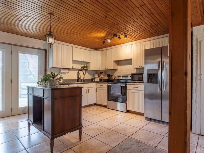 1129 N Middle Drive, Greenville, OH 45331 Photo 11