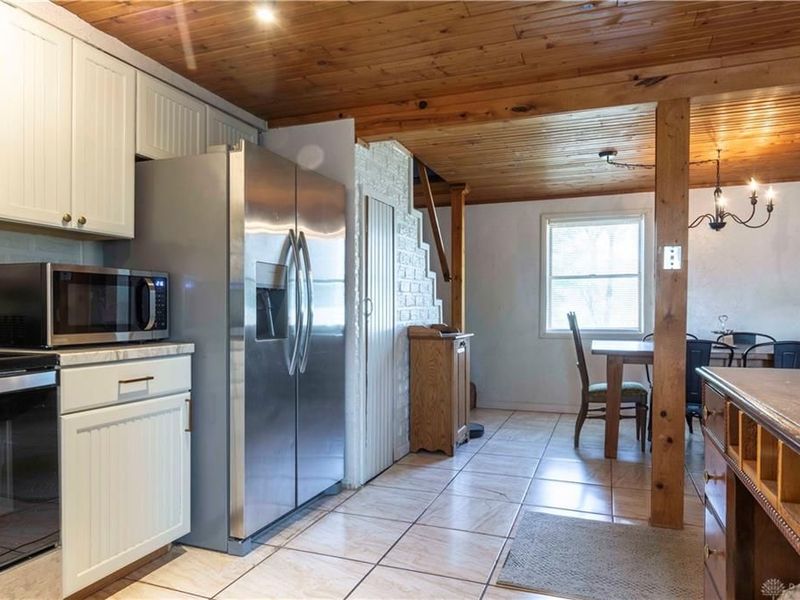 1129 N Middle Drive, Greenville, OH 45331 Photo 13