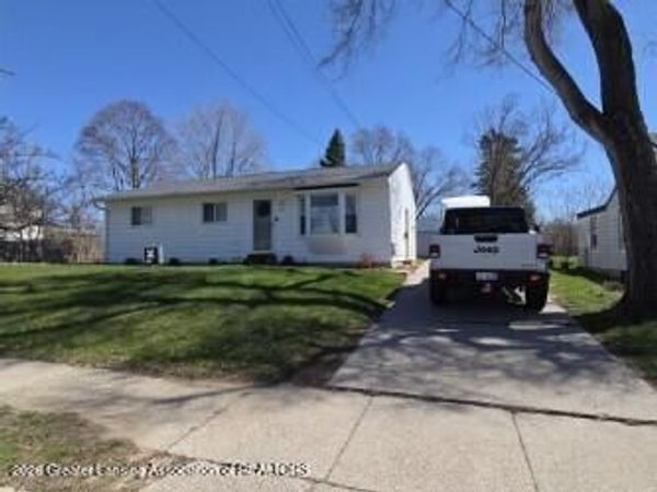 1015 Lathrop Street, Lansing, MI 48912