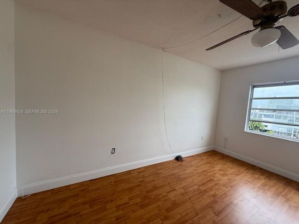 400 Kings Point Dr, Unit 527, Sunny Isles Beach, FL 33160