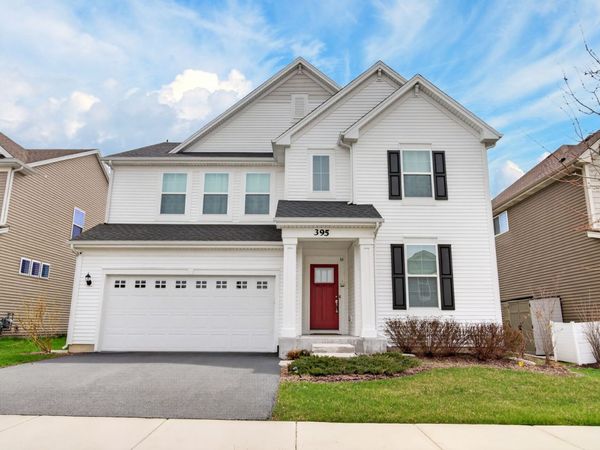 395 S Pointe Avenue, South Elgin, IL 60177