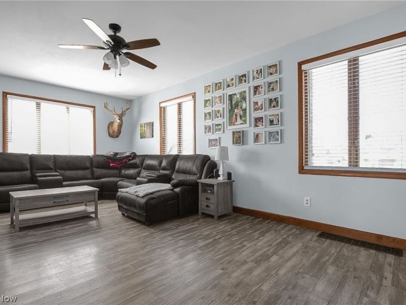 180 W Columbus Street , Pickerington, OH 43147 Photo 8