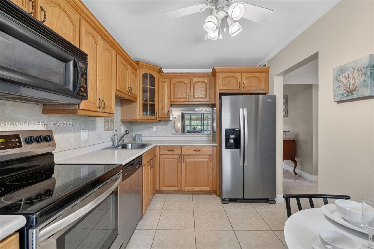 2991 NW 46th Ave , Unit 210, Lauderdale Lakes, FL 33313 Photo