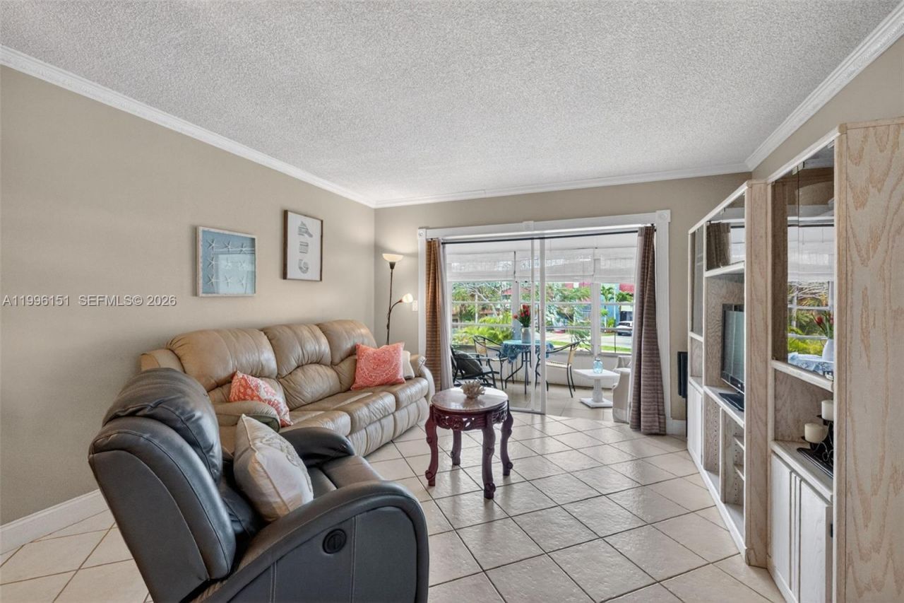 2991 NW 46th Ave , Unit 210, Lauderdale Lakes, FL 33313 Photo