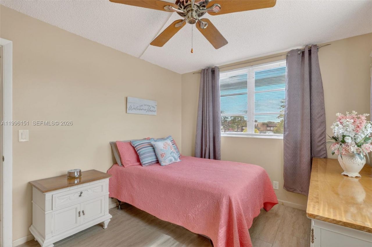 2991 NW 46th Ave , Unit 210, Lauderdale Lakes, FL 33313 Photo