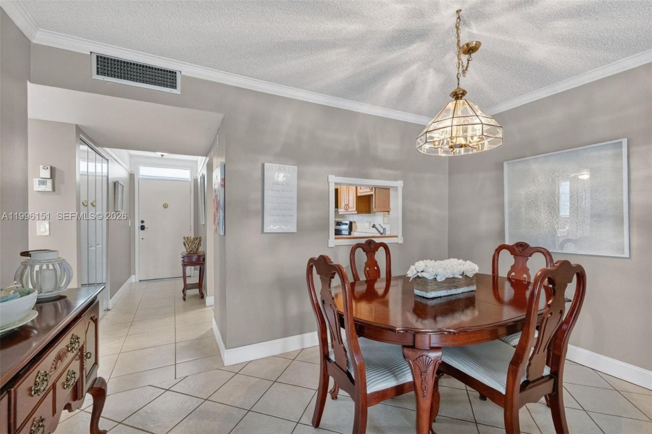 2991 NW 46th Ave , Unit 210, Lauderdale Lakes, FL 33313 Photo