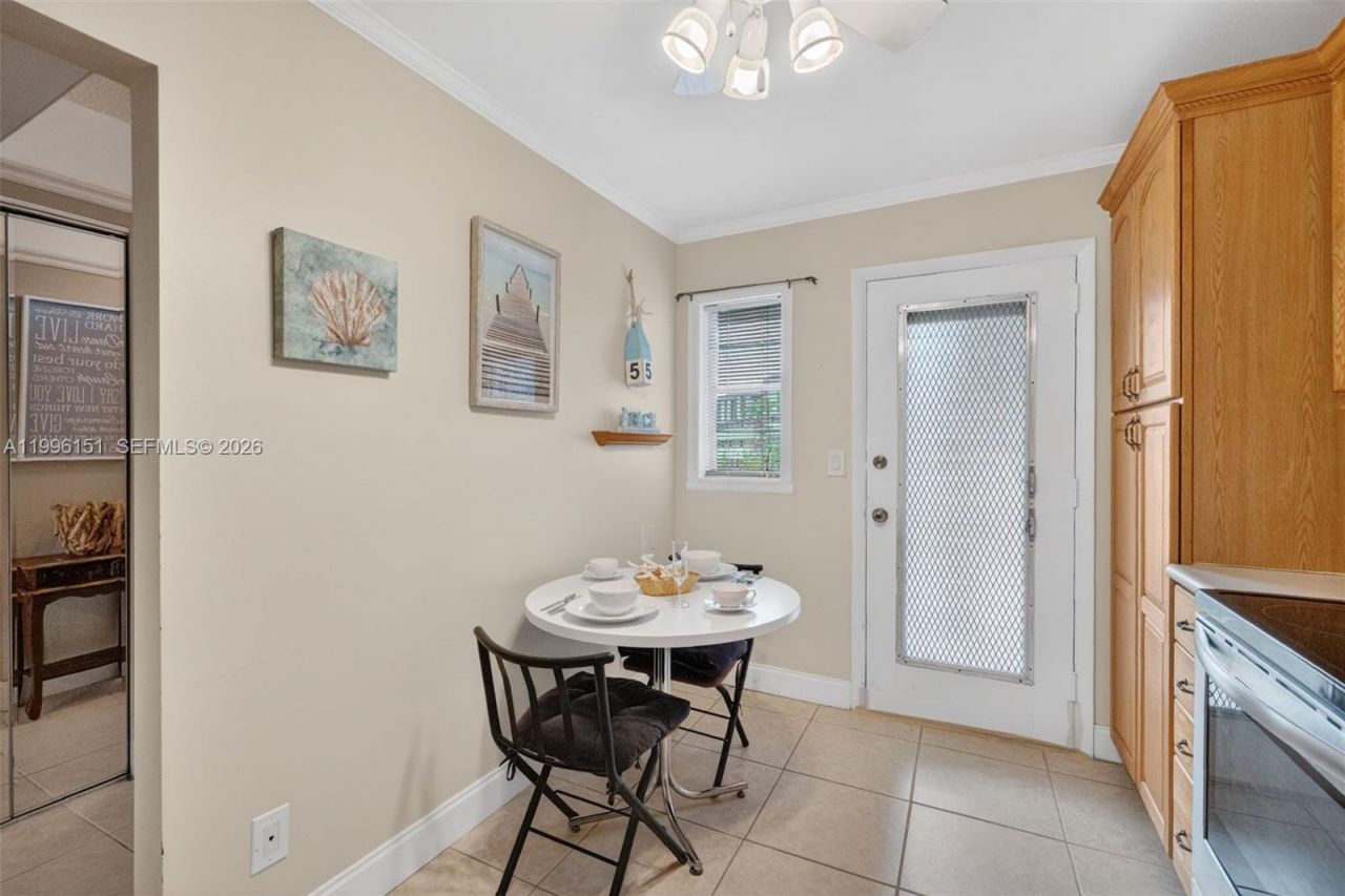 2991 NW 46th Ave , Unit 210, Lauderdale Lakes, FL 33313 Photo