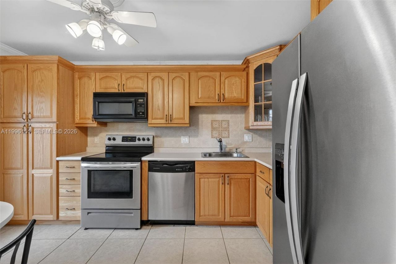 2991 NW 46th Ave , Unit 210, Lauderdale Lakes, FL 33313 Photo