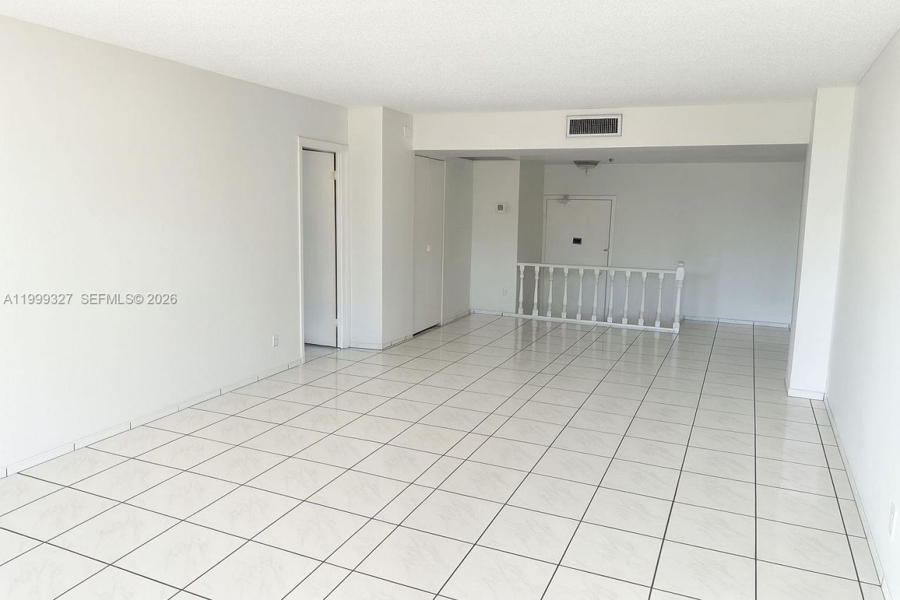 20335 W Country Club Dr, Unit 206, Aventura, FL 33180 Photo