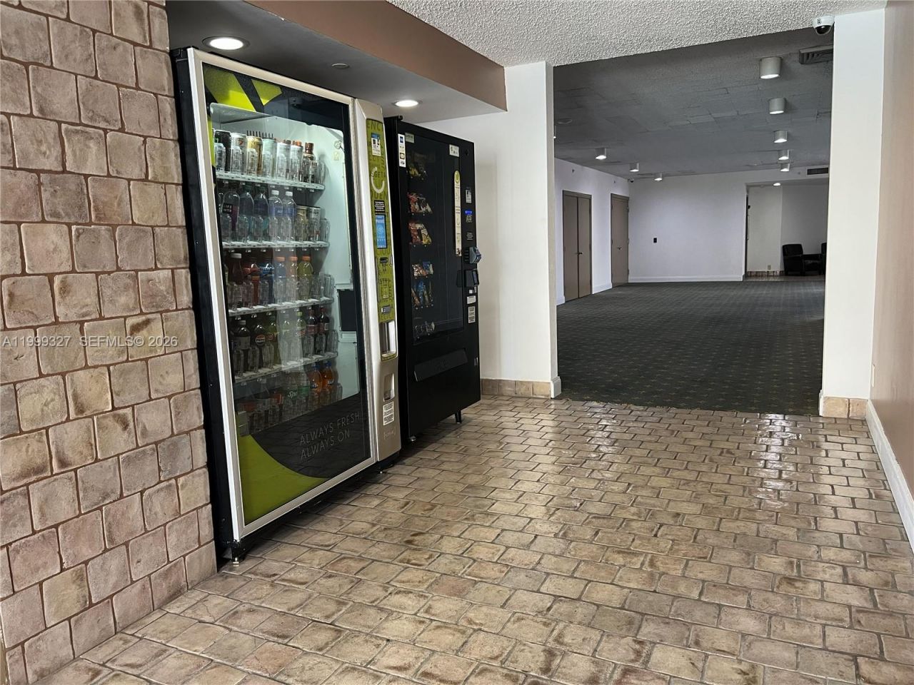 20335 W Country Club Dr, Unit 206, Aventura, FL 33180 Photo