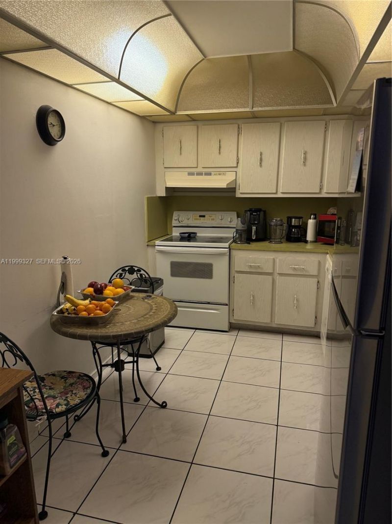 20335 W Country Club Dr, Unit 206, Aventura, FL 33180 Photo