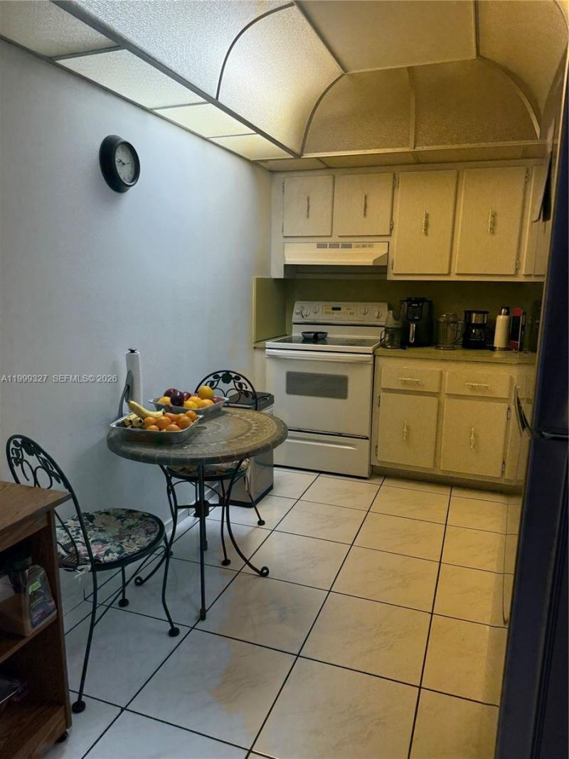 20335 W Country Club Dr, Unit 206, Aventura, FL 33180 Photo
