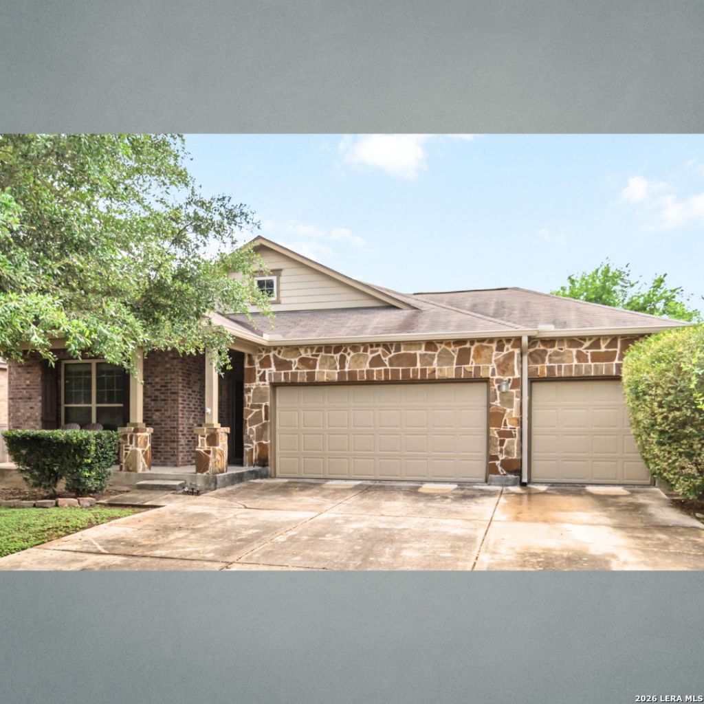 656 Peacock Ln, New Braunfels, TX 78130 Main Photo