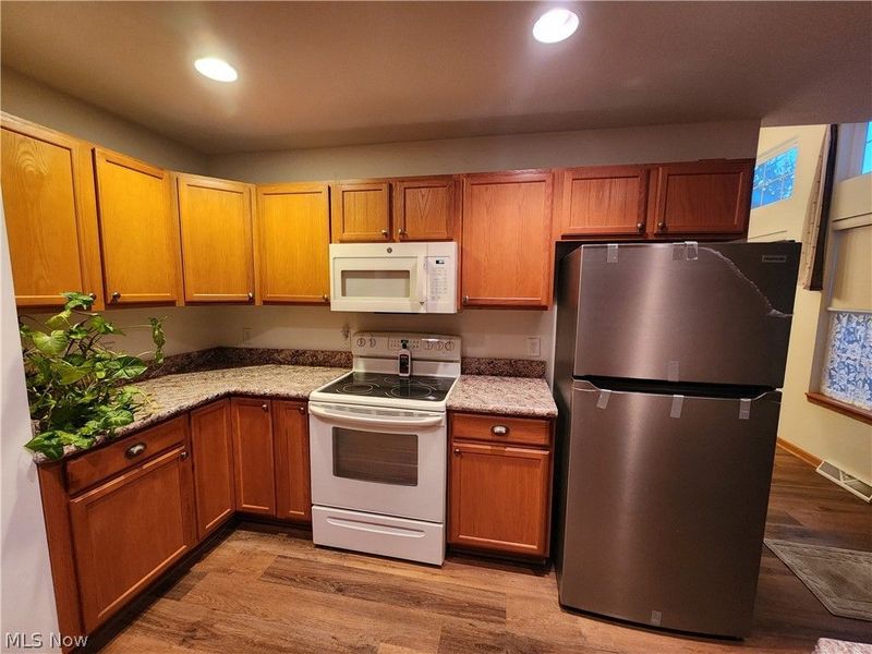 125 Fitch Boulevard, Unit 204, Youngstown, OH 44515 Photo 2