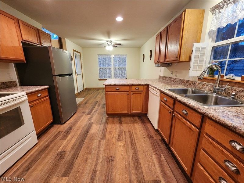 125 Fitch Boulevard, Unit 204, Youngstown, OH 44515 Photo 4