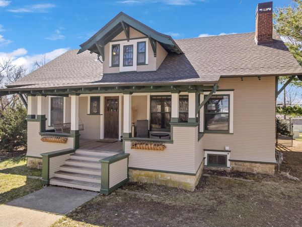 300 5th Street SW, Plainview, MN 55964