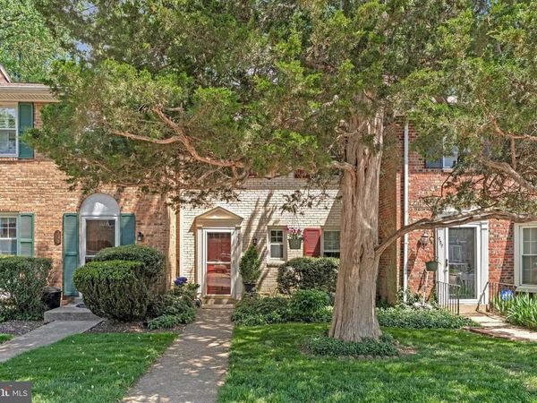 229 COMMONS DRIVE NW, VIENNA, VA 22180