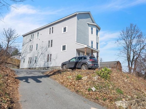 1442 Main St, Unit 3, Worcester, MA 01603