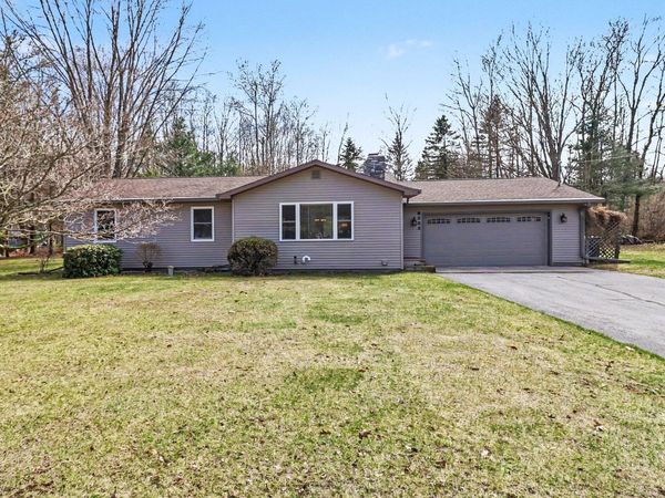 6335 Shagway Road, Ludington, MI 49431